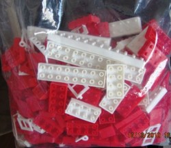 BAG OF VINTAGE RELIABLE RED & WHITE BUILDING BLOCKS LEGO STYLE
